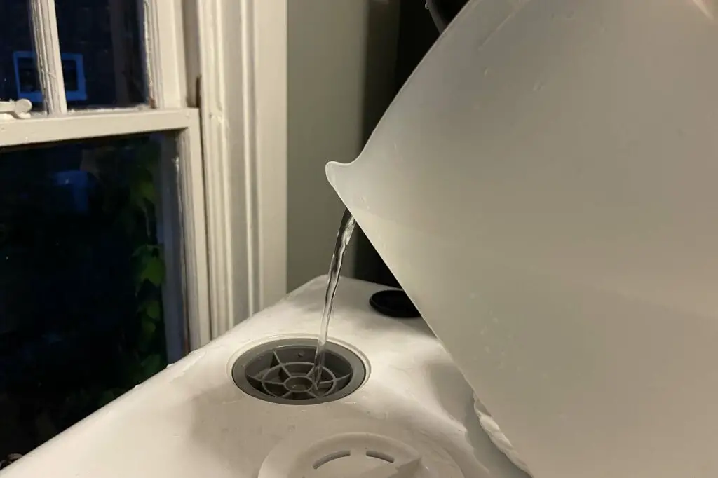 filling the farberware countertop dishwasher