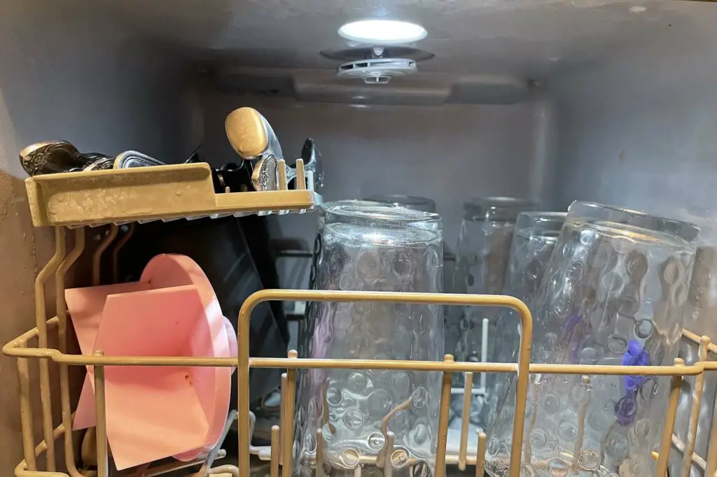 inside farberware countertop dishwasher